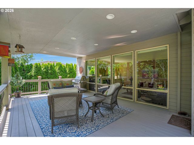 10190 Se TERRA LINDA Ct, Happy Valley, OR 97086