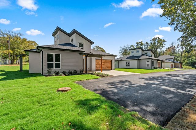1100 S Main Street, Lindale, TX 75771