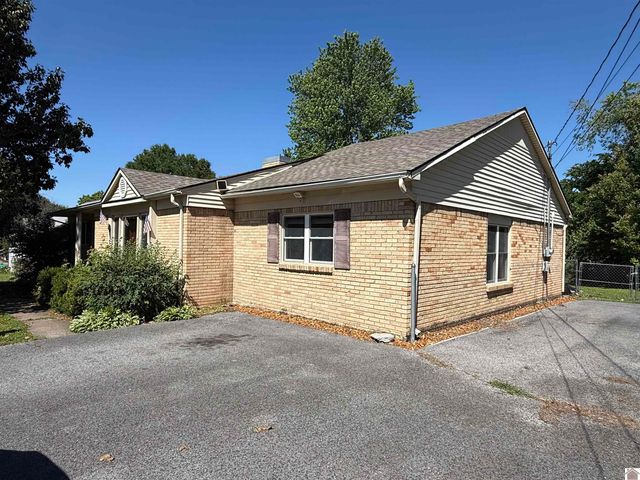 102 Lincoln Dr, Mayfield, KY 42066