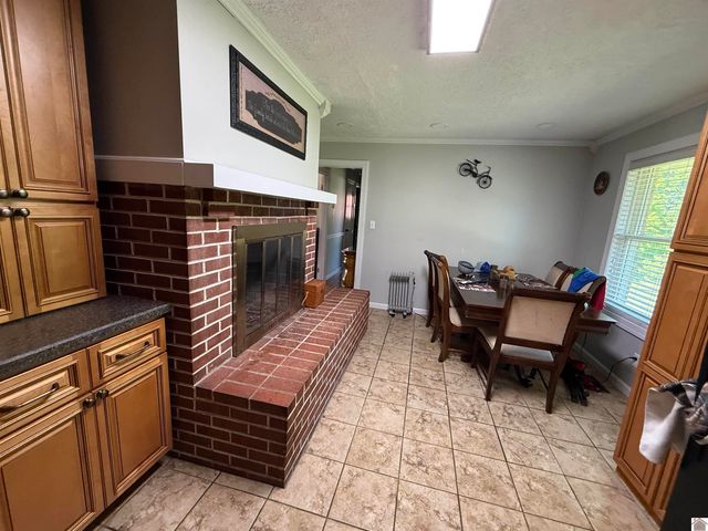 102 Lincoln Dr, Mayfield, KY 42066