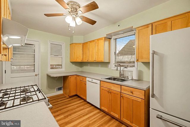 8224 LAUREL DR, Parkville, MD 21234