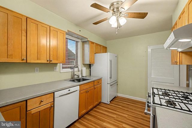 8224 LAUREL DR, Parkville, MD 21234