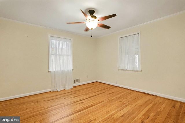 8224 LAUREL DR, Parkville, MD 21234