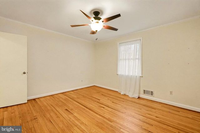 8224 LAUREL DR, Parkville, MD 21234