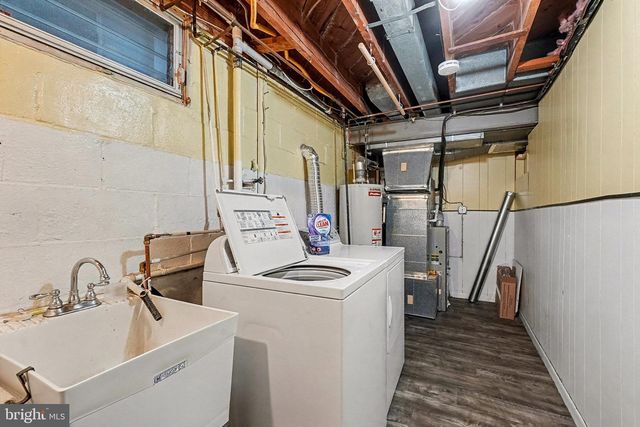 8224 LAUREL DR, Parkville, MD 21234