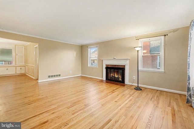 8224 LAUREL DR, Parkville, MD 21234