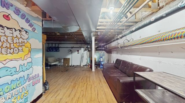 1137 W Taylor Street, Chicago, IL 60607