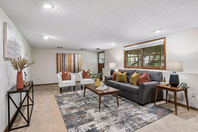 6617 Naomi Drive, Edina, MN 55439