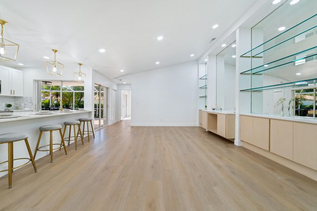 2301 PIN OAK Court, Palm Beach Gardens, FL 33410