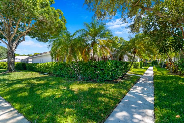 2301 PIN OAK Court, Palm Beach Gardens, FL 33410