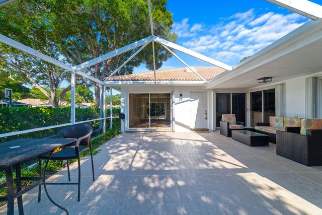 2301 PIN OAK Court, Palm Beach Gardens, FL 33410