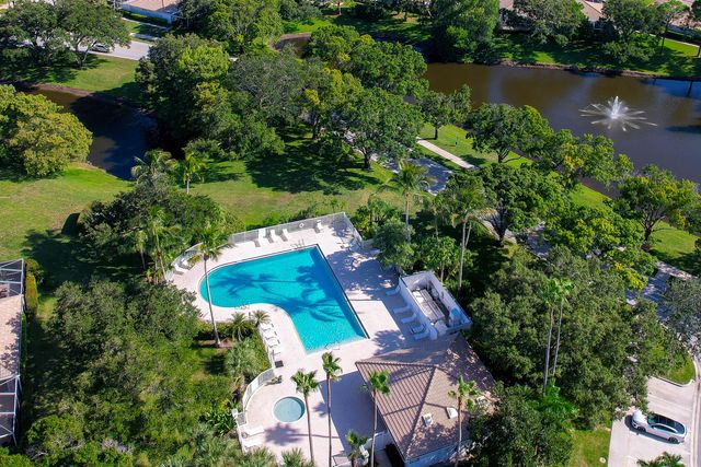 2301 PIN OAK Court, Palm Beach Gardens, FL 33410