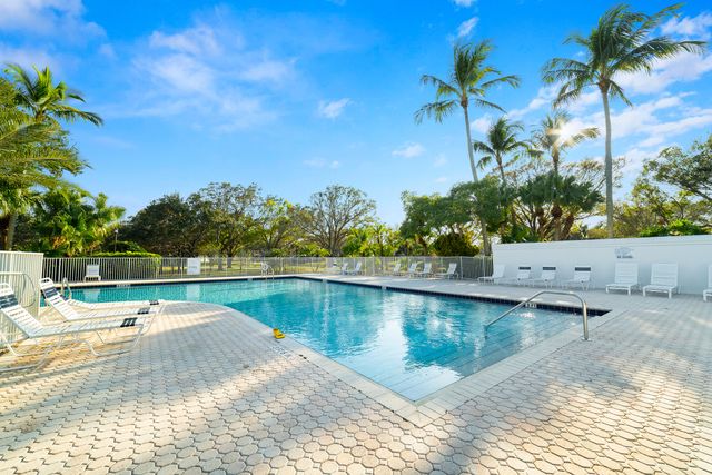 2301 PIN OAK Court, Palm Beach Gardens, FL 33410