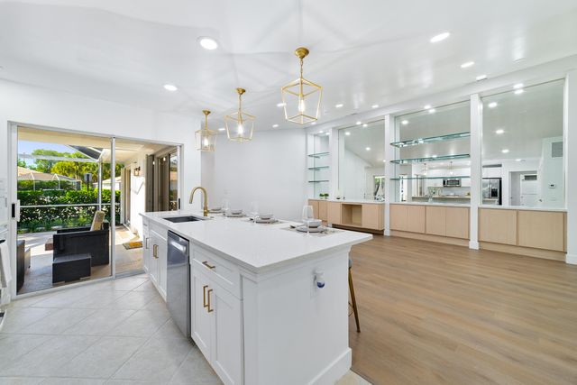 2301 PIN OAK Court, Palm Beach Gardens, FL 33410
