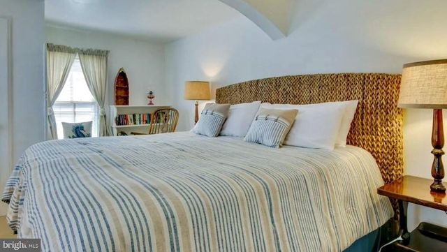 6346 CROPPER ST, Chincoteague Island, VA 23336