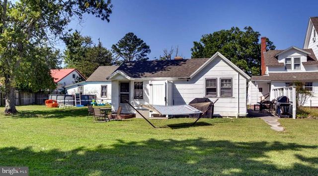 6346 CROPPER ST, Chincoteague Island, VA 23336