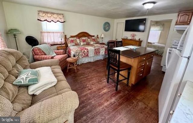 6346 CROPPER ST, Chincoteague Island, VA 23336