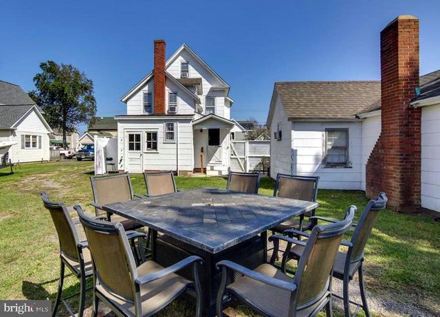 6346 CROPPER ST, Chincoteague Island, VA 23336