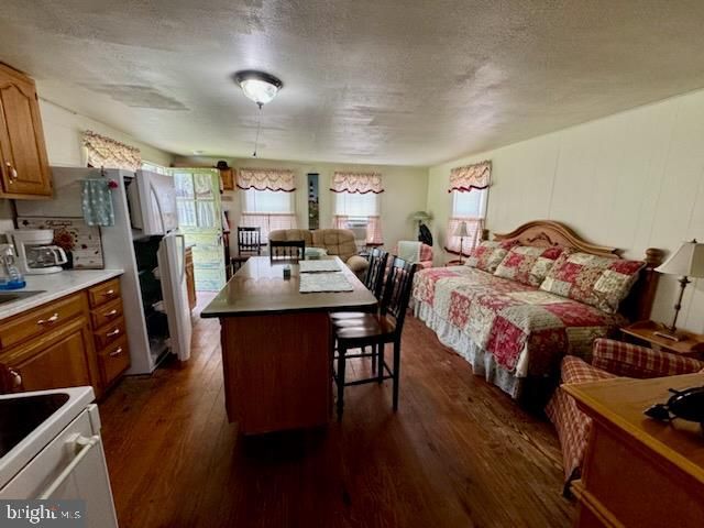 6346 CROPPER ST, Chincoteague Island, VA 23336