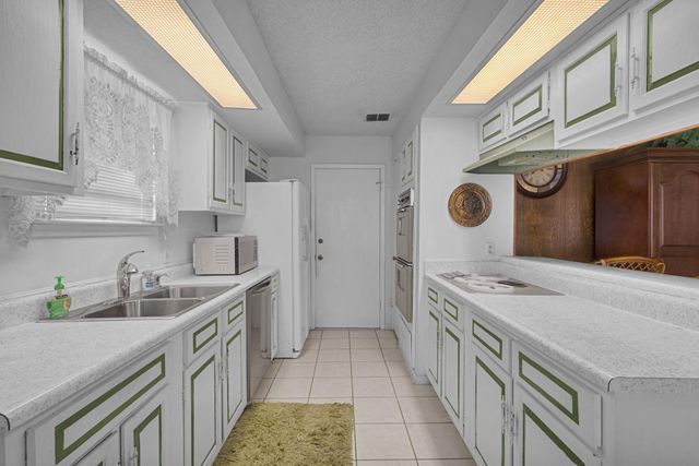 6907 Krause Drive, Houston, TX 77489