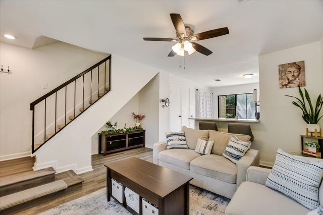 11901 Swearingen DR 4, Austin, TX 78758