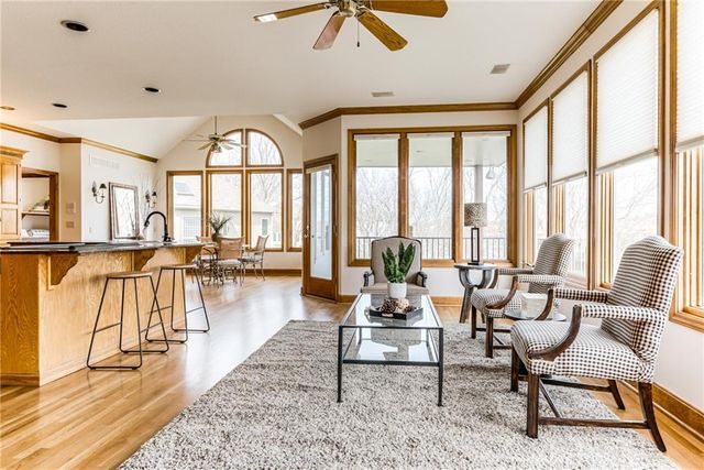 717 NE SILVERLEAF Place, Lee's Summit, MO 64064