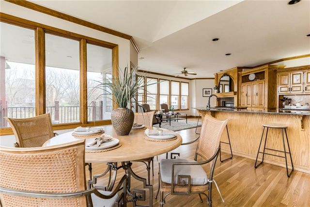 717 NE SILVERLEAF Place, Lee's Summit, MO 64064