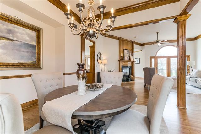 717 NE SILVERLEAF Place, Lee's Summit, MO 64064