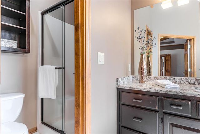 717 NE SILVERLEAF Place, Lee's Summit, MO 64064