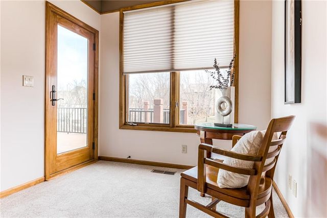 717 NE SILVERLEAF Place, Lee's Summit, MO 64064