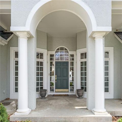 717 NE SILVERLEAF Place, Lee's Summit, MO 64064