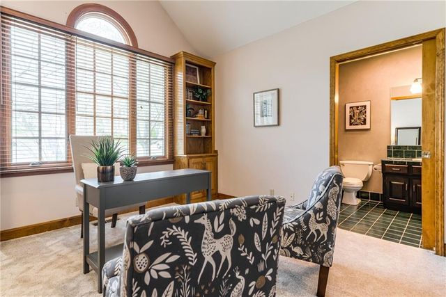 717 NE SILVERLEAF Place, Lee's Summit, MO 64064