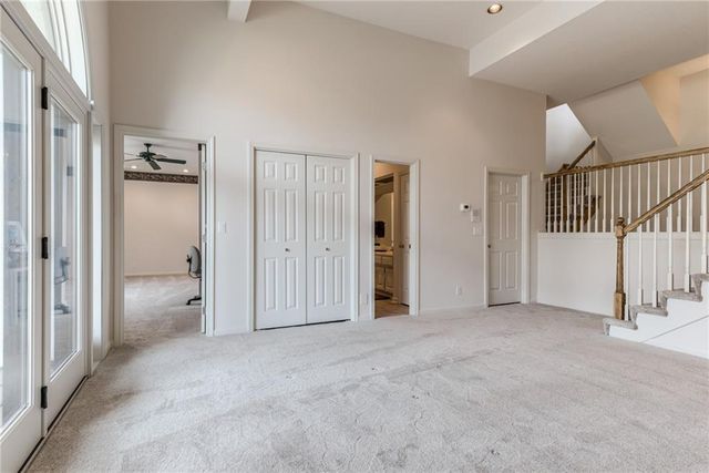 717 NE SILVERLEAF Place, Lee's Summit, MO 64064