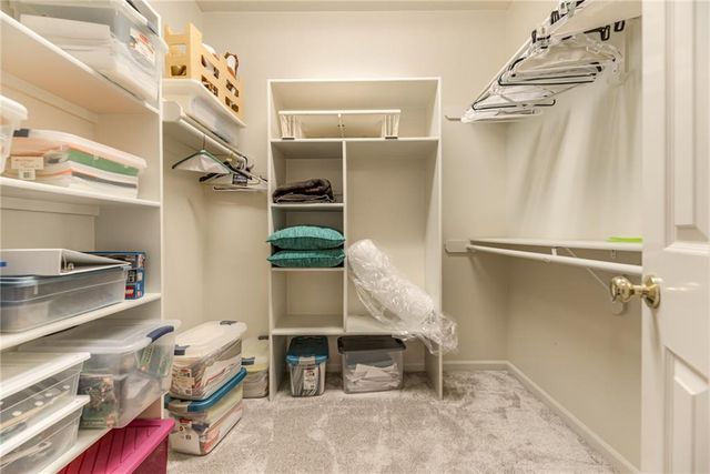 717 NE SILVERLEAF Place, Lee's Summit, MO 64064