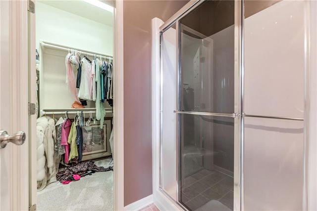 717 NE SILVERLEAF Place, Lee's Summit, MO 64064