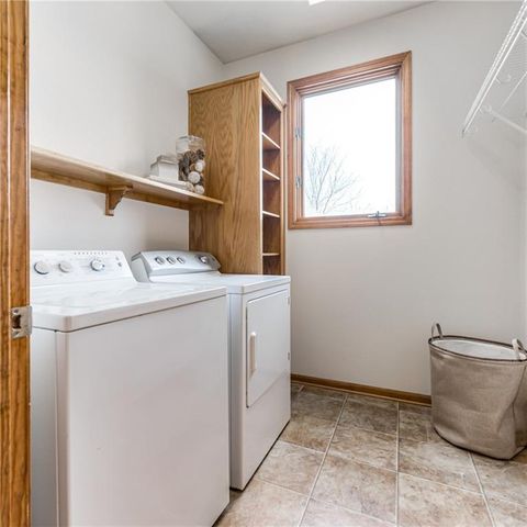 717 NE SILVERLEAF Place, Lee's Summit, MO 64064