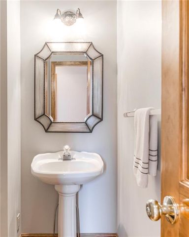 717 NE SILVERLEAF Place, Lee's Summit, MO 64064