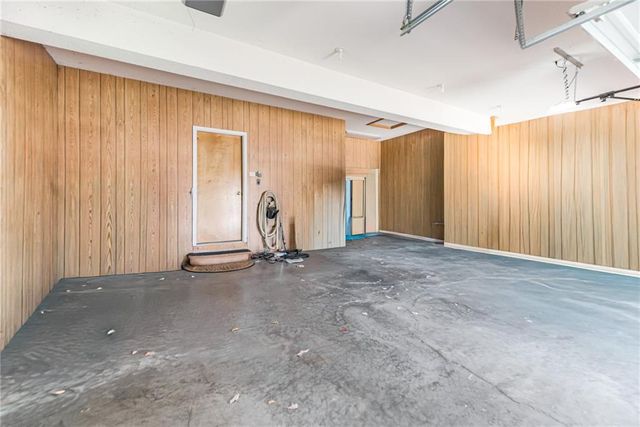 717 NE SILVERLEAF Place, Lee's Summit, MO 64064