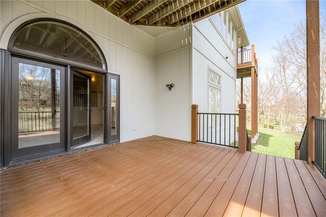 717 NE SILVERLEAF Place, Lee's Summit, MO 64064