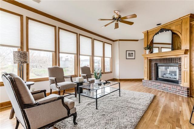 717 NE SILVERLEAF Place, Lee's Summit, MO 64064