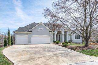 717 NE SILVERLEAF Place, Lee's Summit, MO 64064