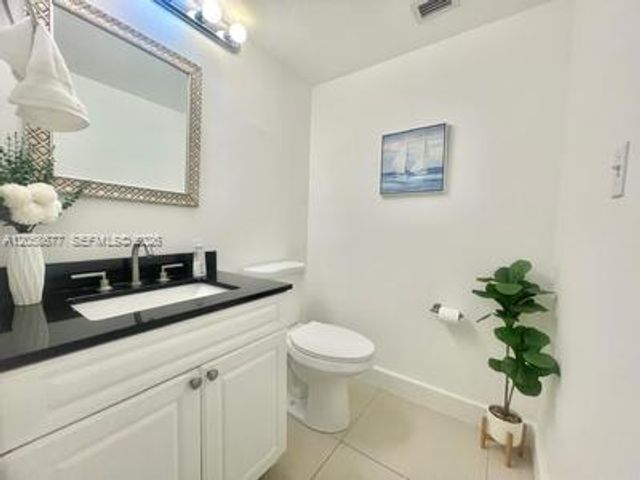 2030 S Ocean Drive 903, Hallandale Beach, FL 33009
