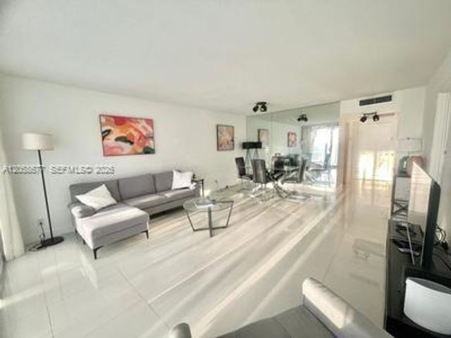 2030 S Ocean Drive 903, Hallandale Beach, FL 33009