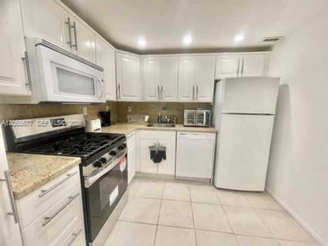2030 S Ocean Drive 903, Hallandale Beach, FL 33009