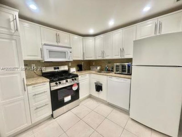 2030 S Ocean Drive 903, Hallandale Beach, FL 33009