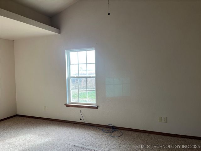 24118 E Howard Road, Morris, OK 74445