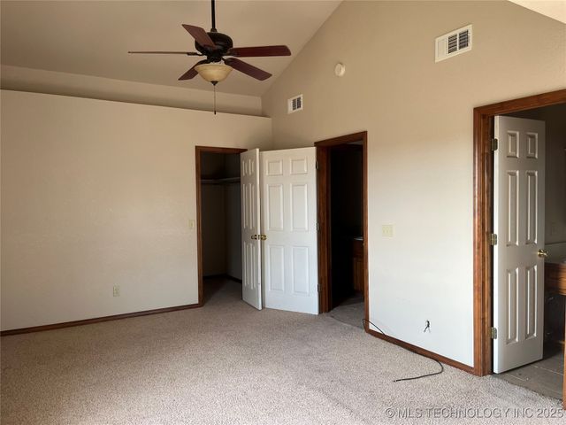 24118 E Howard Road, Morris, OK 74445