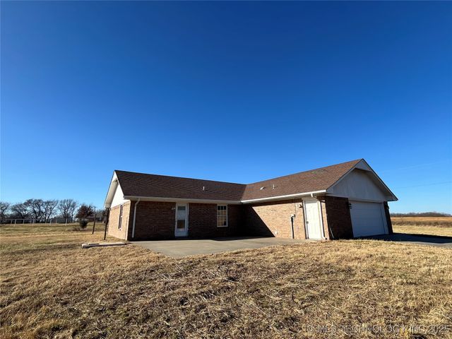 24118 E Howard Road, Morris, OK 74445