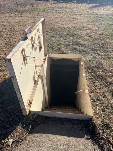 24118 E Howard Road, Morris, OK 74445