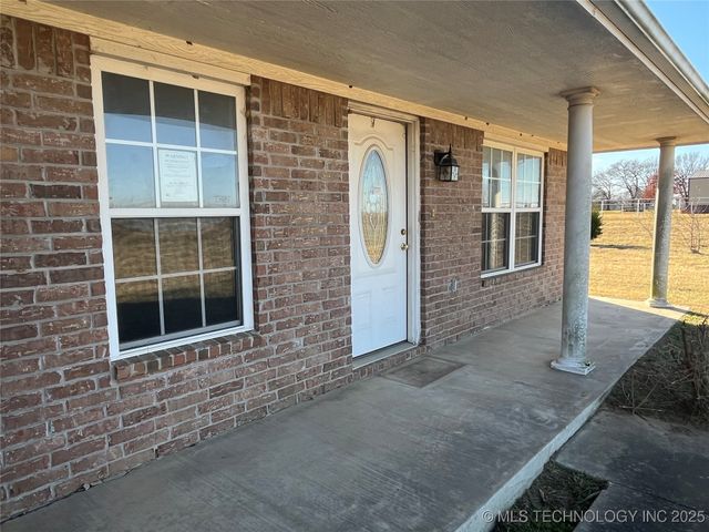 24118 E Howard Road, Morris, OK 74445